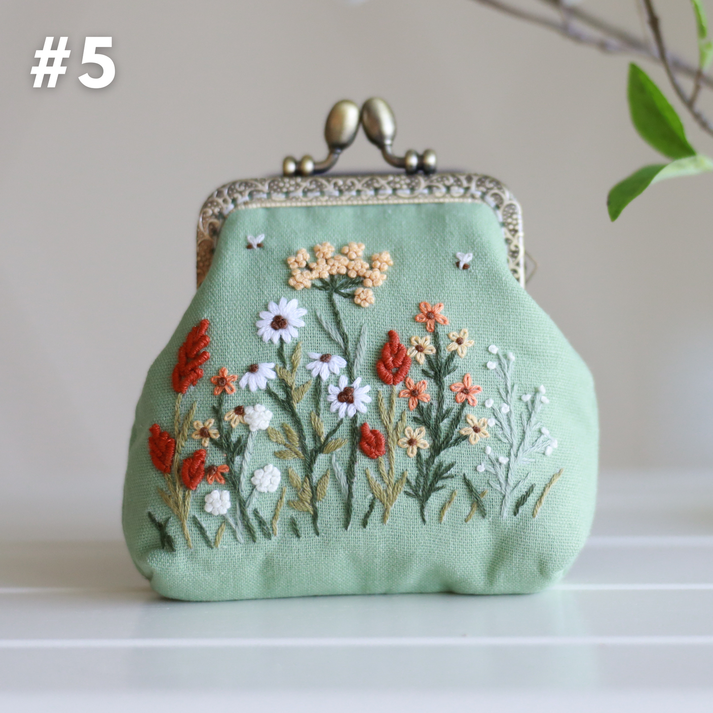 Vintage Floral Hand Embroidered Clasp Coin Purse