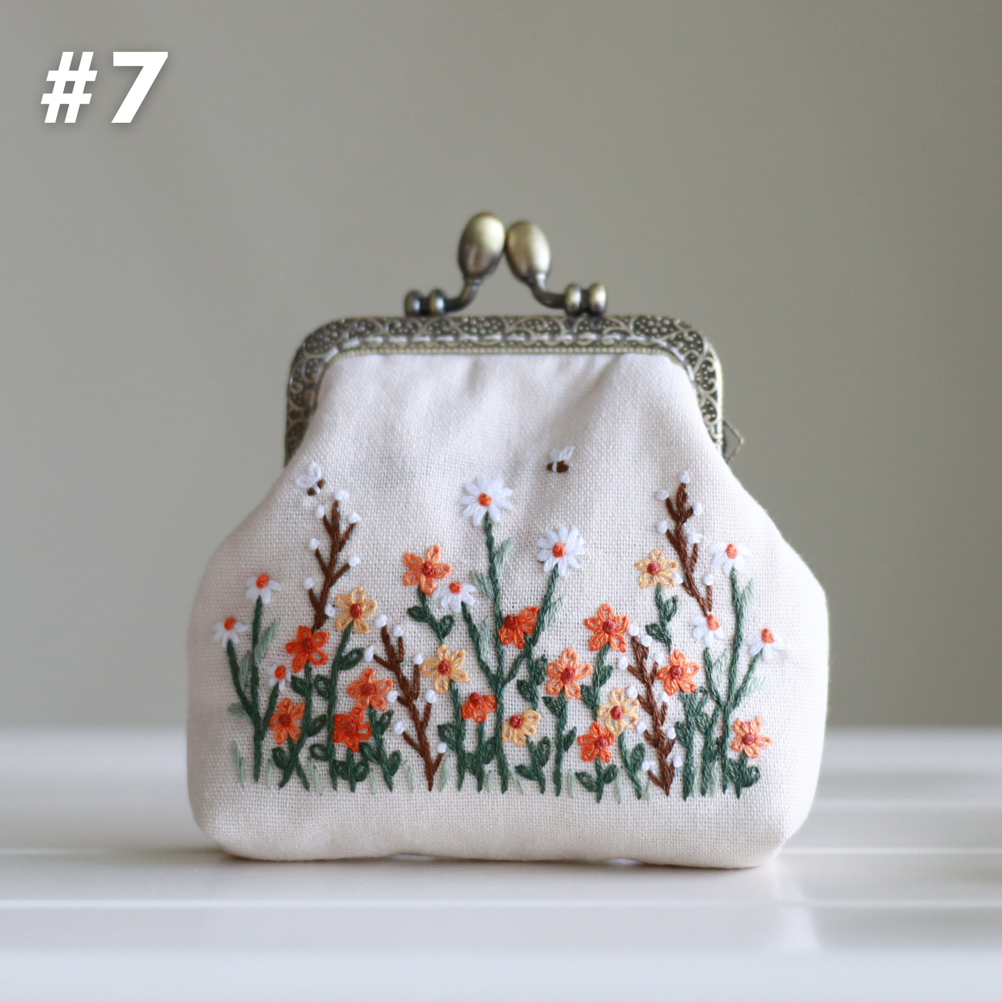 Vintage Floral Hand Embroidered Clasp Coin Purse