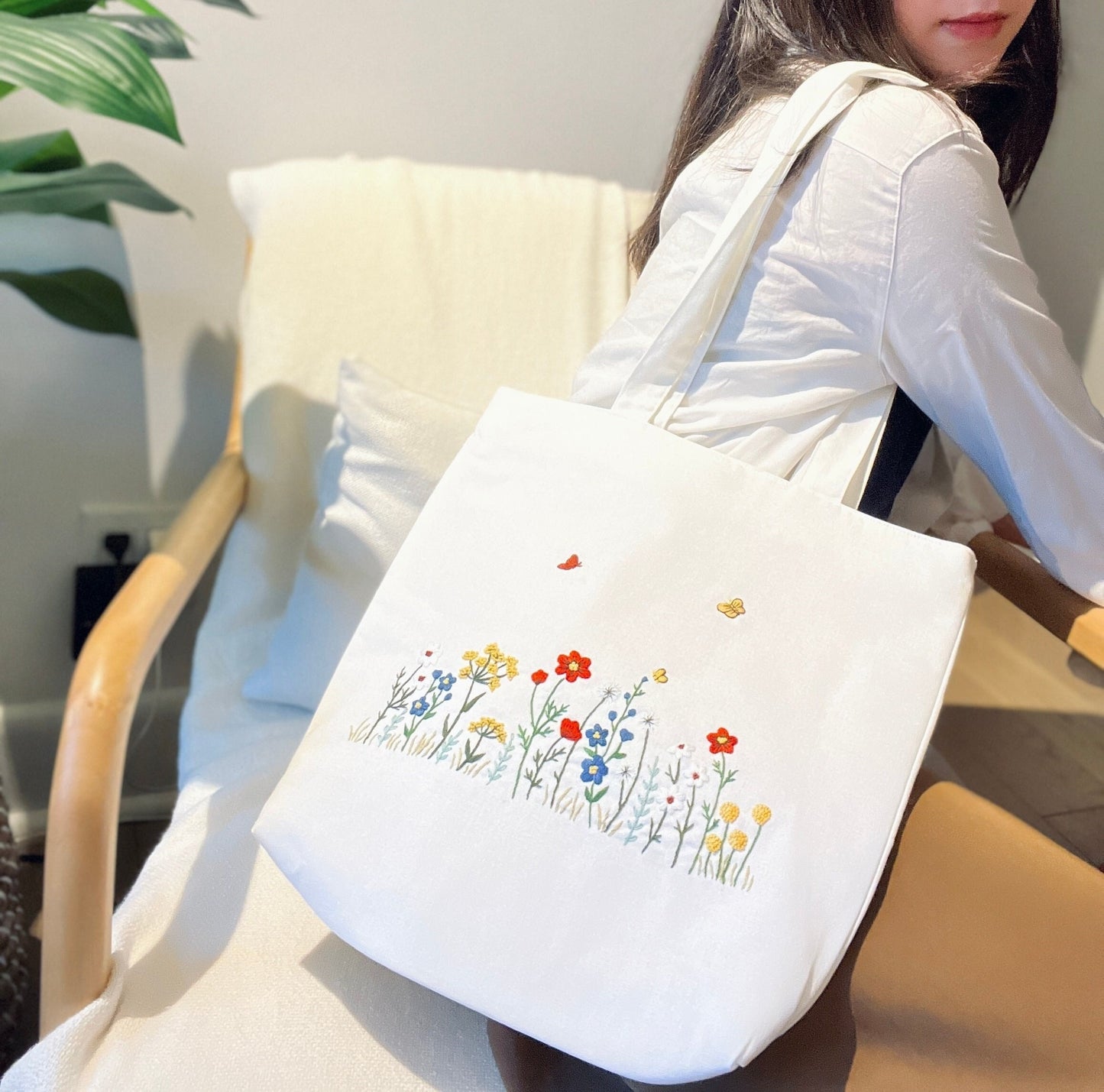 Floral Embroidered Linen Bag, Cute Wild Flower Embroidery Market Bag, Eco Friendly Grocery Bag, Cute Tote, Aesthetic Bag, Christmas Gift