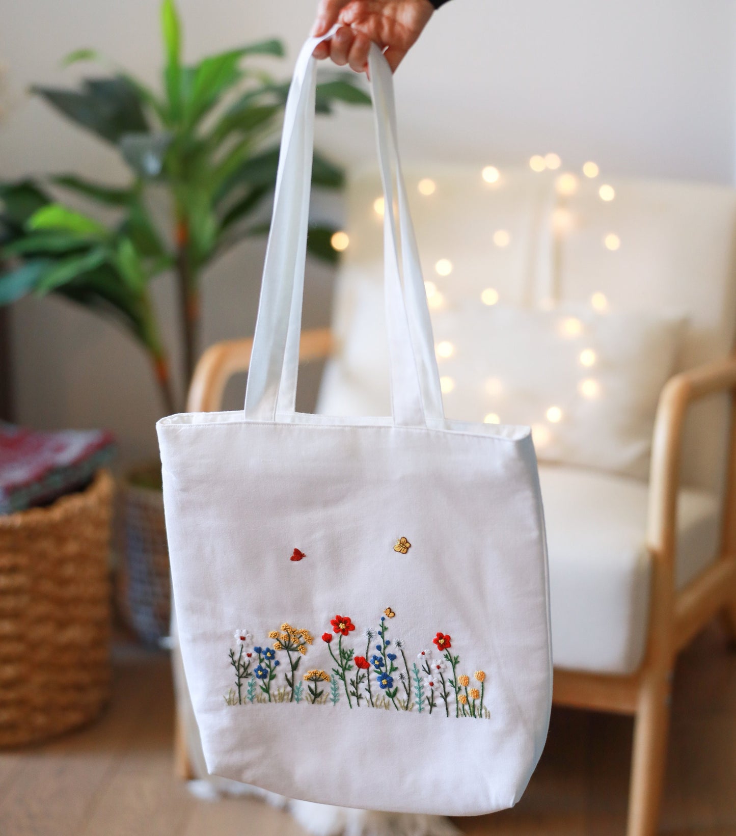 Floral Embroidered Linen Bag, Cute Wild Flower Embroidery Market Bag, Eco Friendly Grocery Bag, Cute Tote, Aesthetic Bag, Christmas Gift