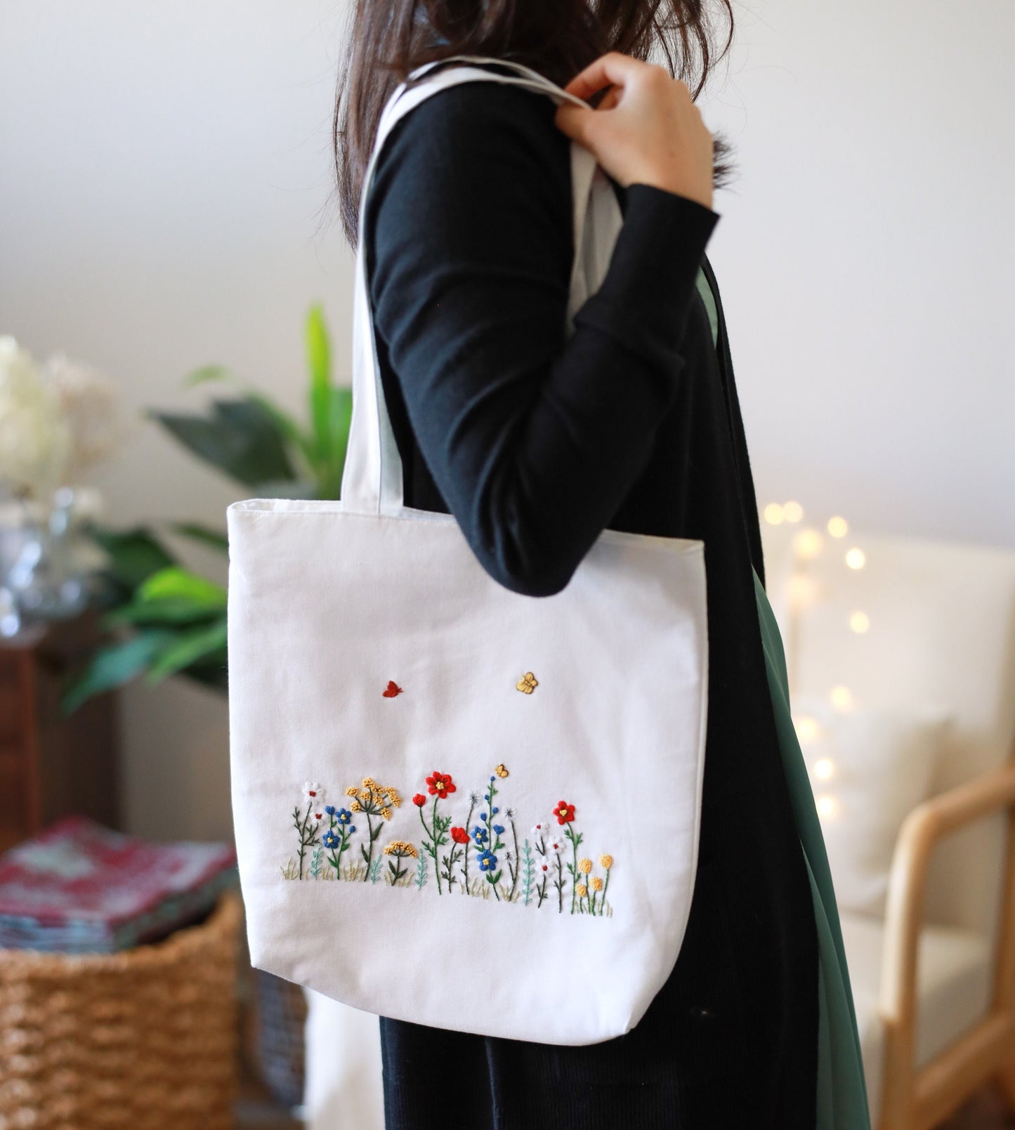 Floral Embroidered Linen Bag, Cute Wild Flower Embroidery Market Bag, Eco Friendly Grocery Bag, Cute Tote, Aesthetic Bag, Christmas Gift