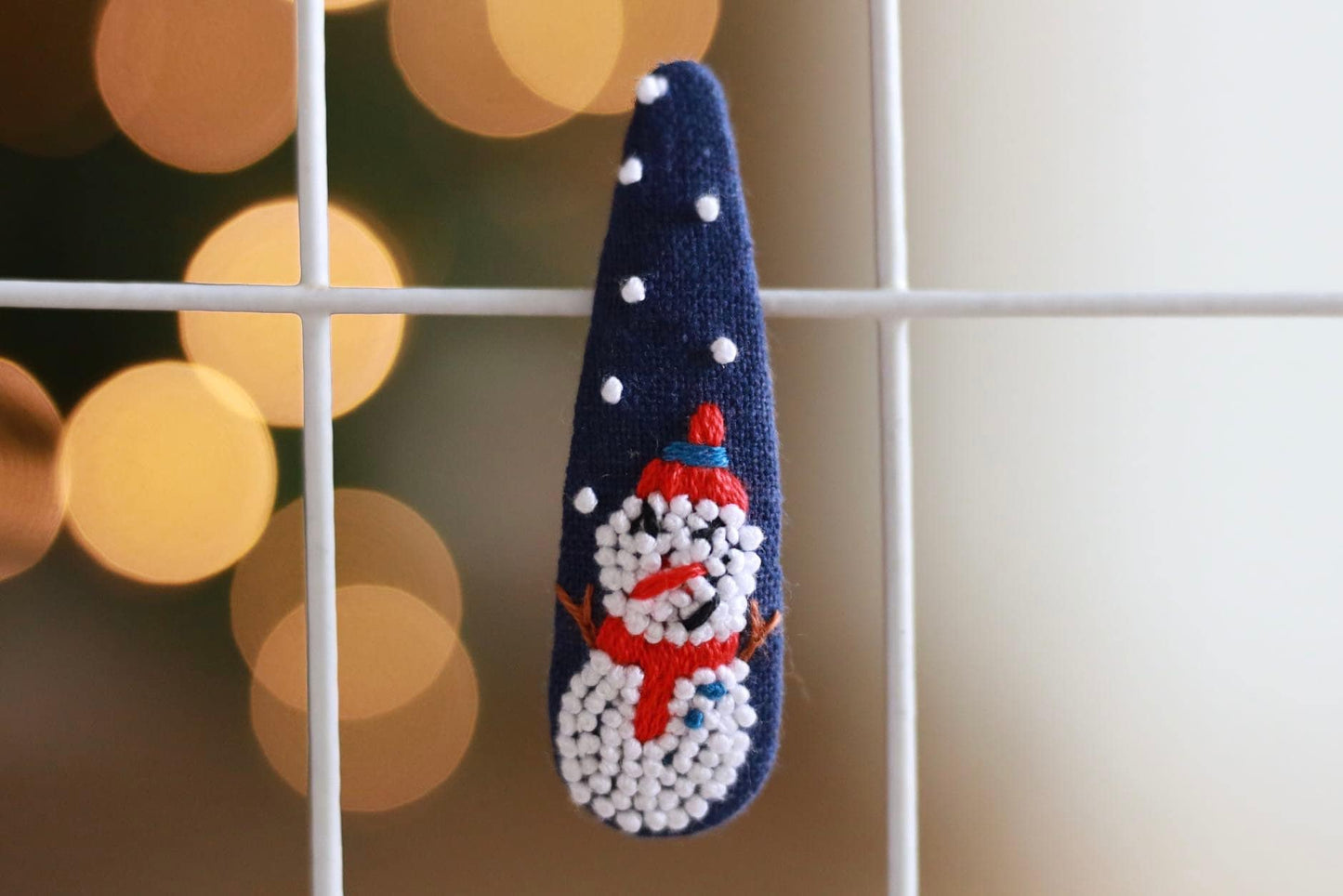 Snowman hair clip. Snowman hair barrettes. Snowman snap clips. Christmas snowman snap hair clips. Navy Christmas hair clip. Linen hair clip.