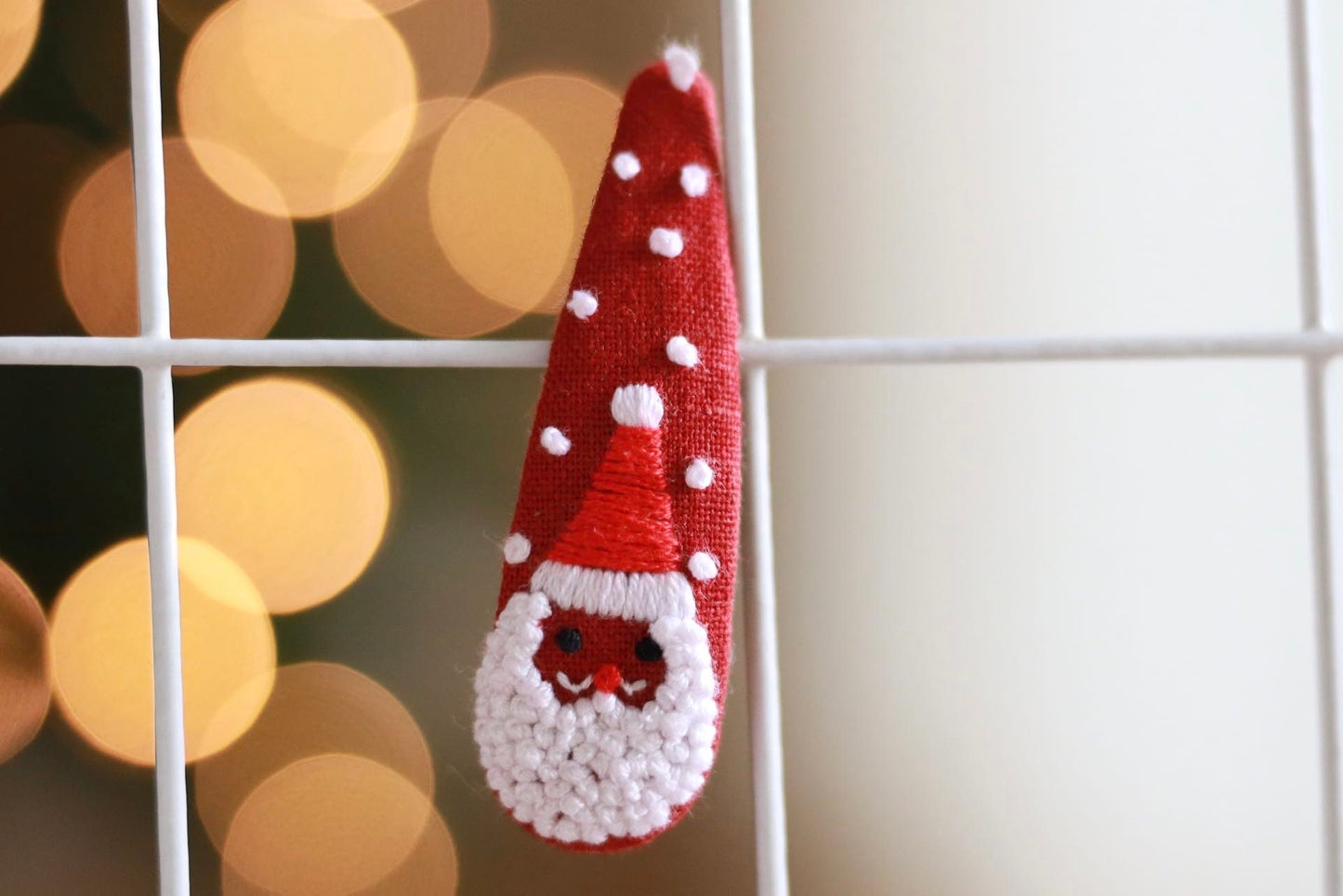 Red Santa Claus Hair Clips. Santa hair barrettes. Santa Snap Hair Clips. Santa Snap Clip with Snow Flakes.