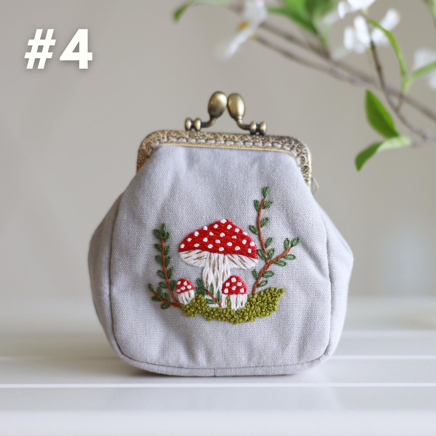 Vintage Hand Embroidered Clasp Coin Purse