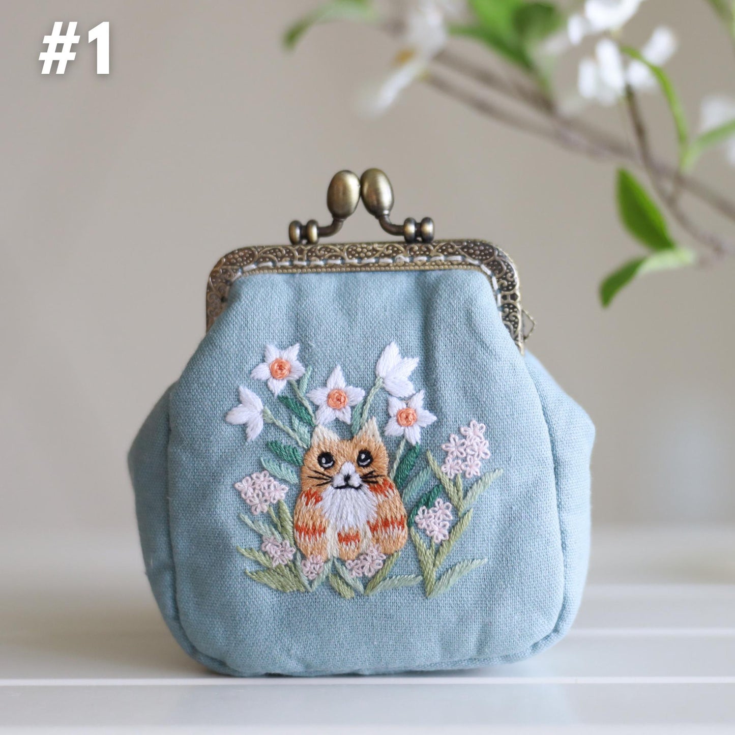 Vintage Hand Embroidered Clasp Coin Purse