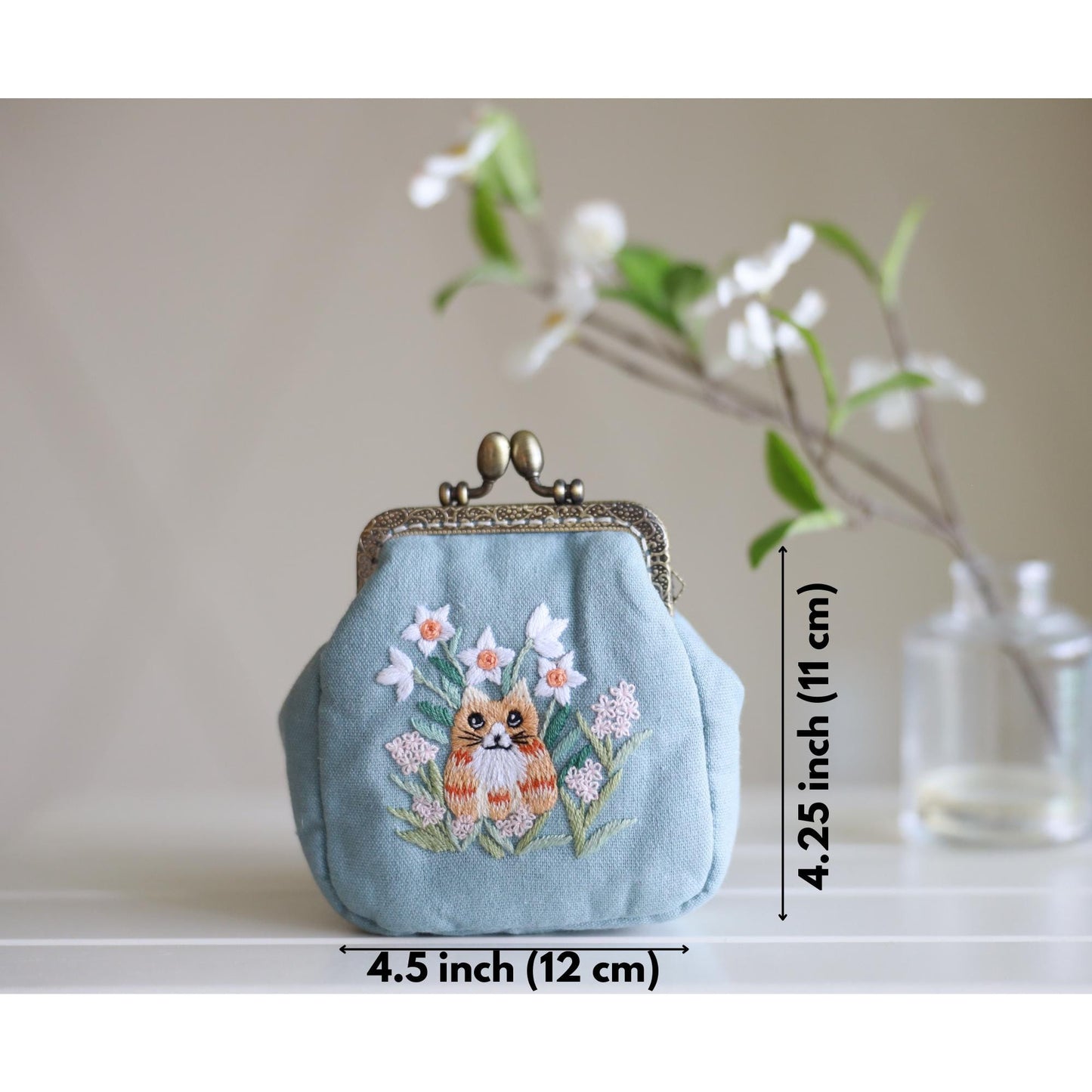 Vintage Hand Embroidered Clasp Coin Purse