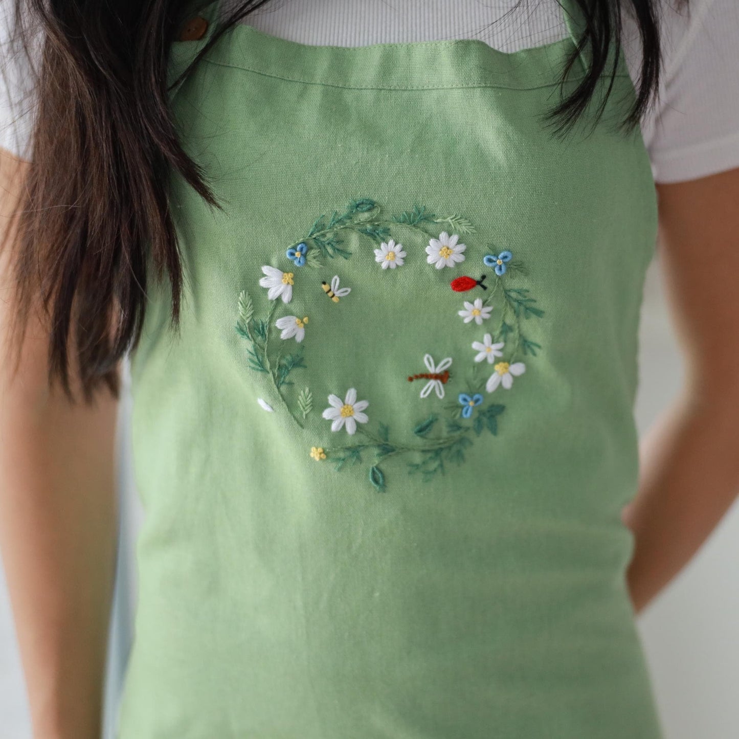 Hand Embroidered Mint Linen Apron - Daisy Wreath Floral Apron